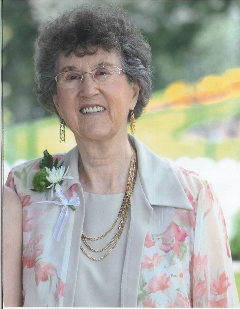 Patricia Oakland (Burrin)